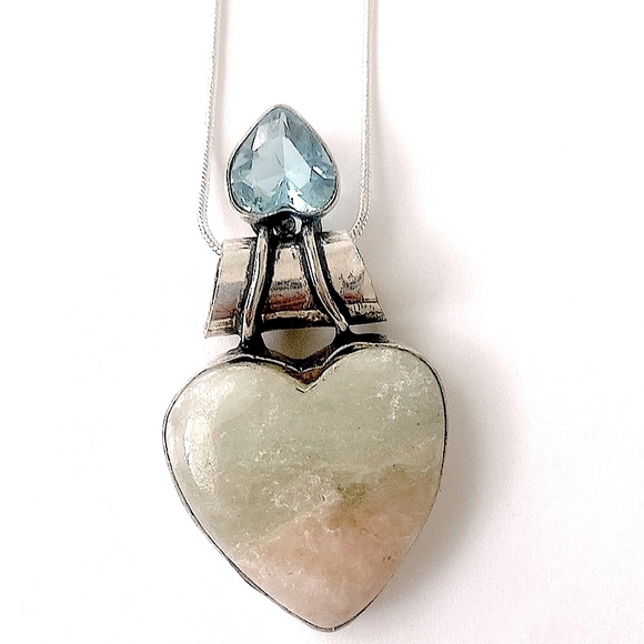 2 inch,Aqua Seraphinite and Blue Topaz 925 marked pendant on a silver chain - Picture 3 of 5